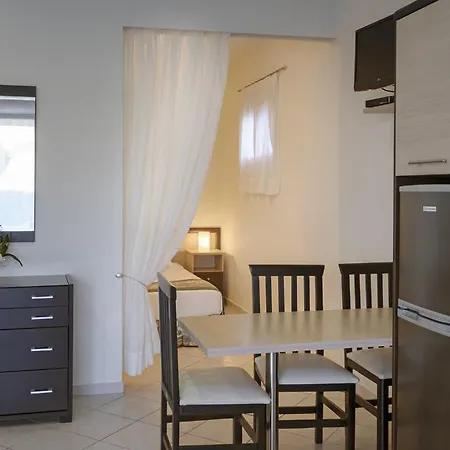 Yolanda Studios Paralia Agias Foteinis Номер фото
